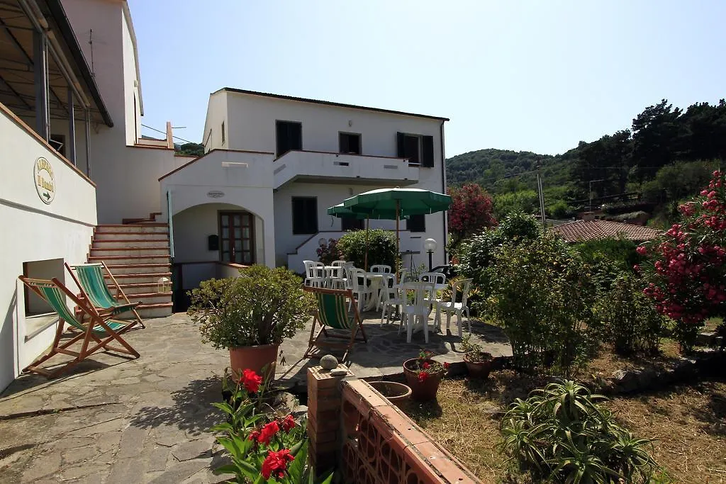 Hotel Holiday Bambu 마르차나